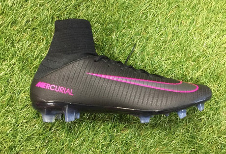 NIKE PITCH DARK – PITCH PERFECT