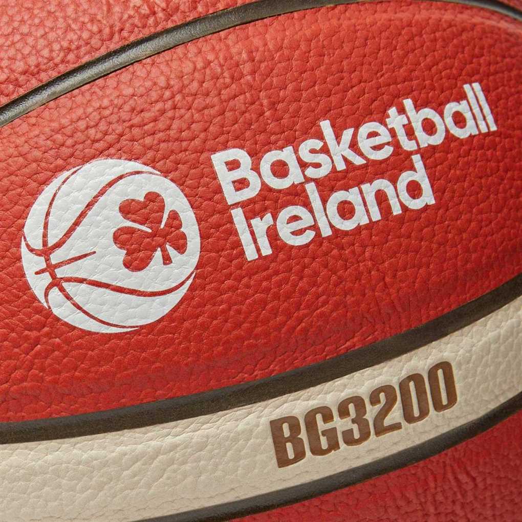 Molten Basketball Ireland Indoor/Outdoor Basketball - Size 6