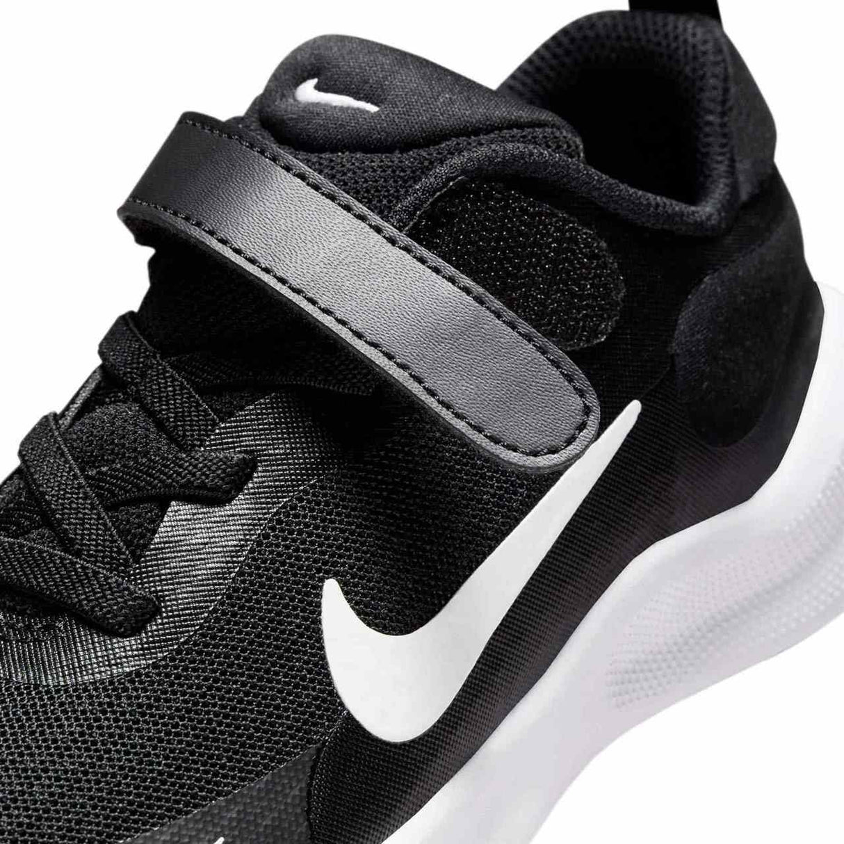 Nike Revolution 7 Older Junior Kids Shoes